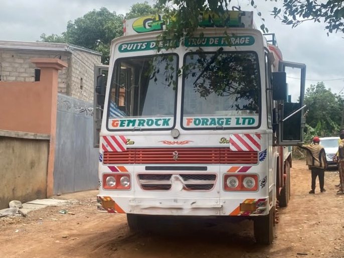 Camion de forage WENDY IMMO & SERVICE sur un chantier
